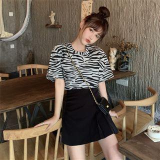 Zebra Print Short-sleeve T-shirt / Plain Mini A-line Skirt