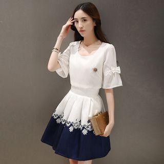 Set: Bow Short-sleeve Top + Floral Print A-line Skirt