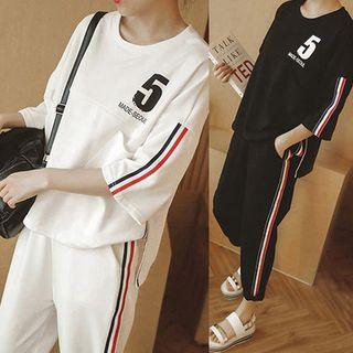 Set: Elbow-sleeve T-shirt + Cropped Sweatpants