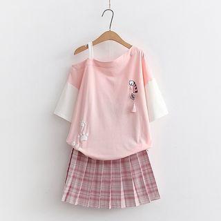 Asymmetrical Cold-shoulder Cat Print T-shirt / Plaid A-line Skirt / Set