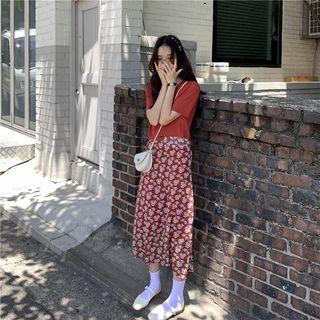Plain Short-sleeve T-shirt / Floral Printed Skirt