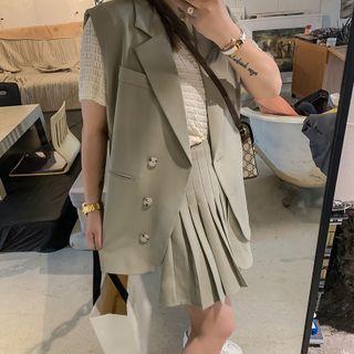 Plain Vest / Pleated A-line Skirt