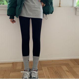 Cropped Pants / Tights