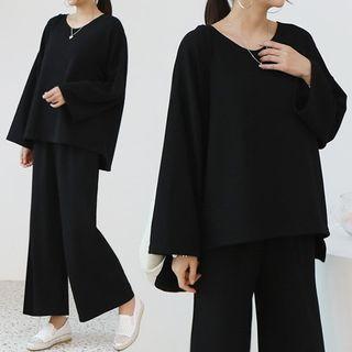Monotone T-shirt & Pants Loungewear Set