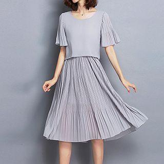 Short Sleeve Pleated Midi Dress