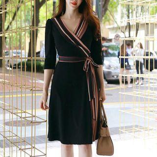 V-neck Striped Trim 3/4-sleeve Dress