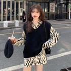 Plain Knit Vest / Print Shirt
