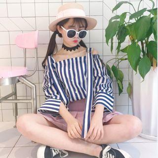 Cutout Shoulder Pinstripe 3/4-sleeve Top
