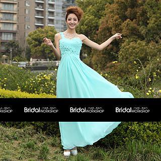One-shoulder Flower Appliqué A-line Evening Gown
