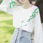 Leaf Embroidered Flared-sleeve T-shirt