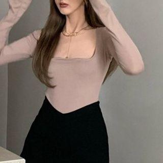 Long-sleeve Square Neck T-shirt / Side-slit Skort