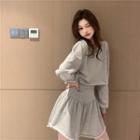 Long-sleeve Cropped T-shirt / A-line Skirt