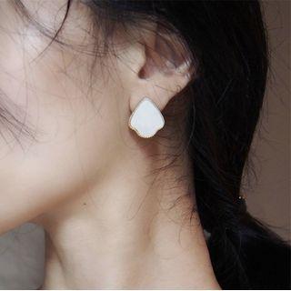 Arrow Shell Earring