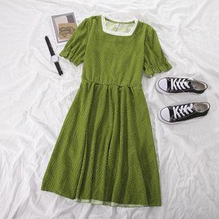 Short-sleeve Square-neck Midi A-line Dress Green - One Size