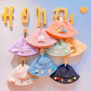 Cartoon Applique Pom Pom Bucket Hat