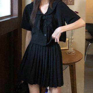 Short-sleeve Open-collar Shirt / Pleated A-line Mini Skirt