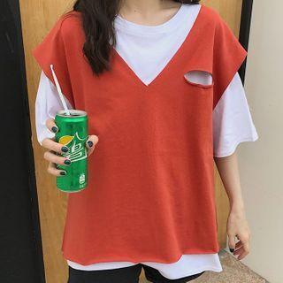 Set: Short-sleeve T-shirt + Sweater Vest