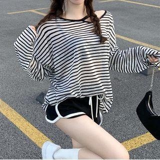 Long-sleeve Striped T-shirt / Piped Shorts