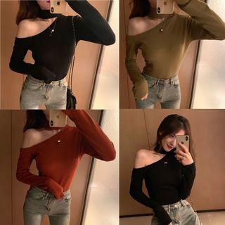 Plain Long-sleeve Slim-fit Halter Knit Top