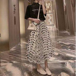 Short-sleeve Lettering T-shirt / Dotted Midi A-line Skirt