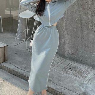 Cropped Zip-up Hoodie / Midi Pencil Skirt