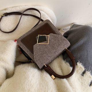 Irregular Buckled Chevron Print Crossbody Bag