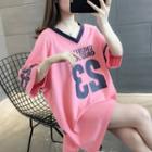 V-neck Short-sleeve Lettering Print T-shirt