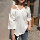 Cutout Neckline 3/4 Sleeve Plain T-shirt