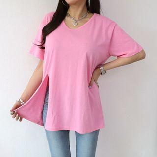 V-neck Slit-front T-shirt