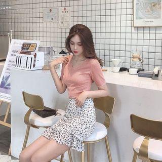 Tie-back Short-sleeve T-shirt / Flower Print Mini Skirt