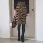 Slit-front Leopard Skirt