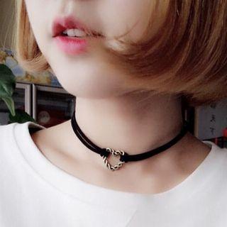 Twisted Metallic Heart Choker