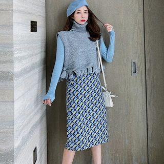 Knit Vest / Long-sleeve Top / Patterned Midi Skirt