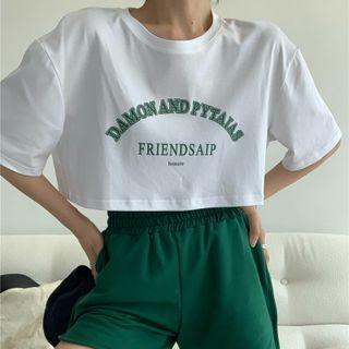 Short-sleeve Lettering Print T-shirt / Wide Leg Sweatshorts