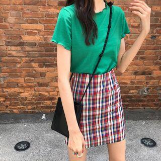 Short-sleeve T-shirt / Plaid A-line Mini Skirt