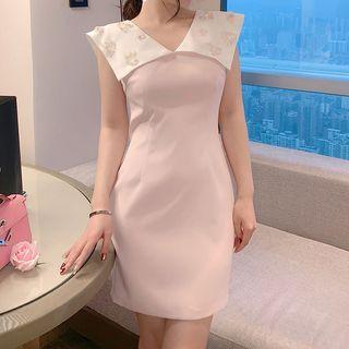 Sleeveless Floral Collared Bodycon Dress