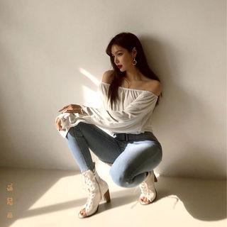 Slit-sleeve Off-shoulder Top