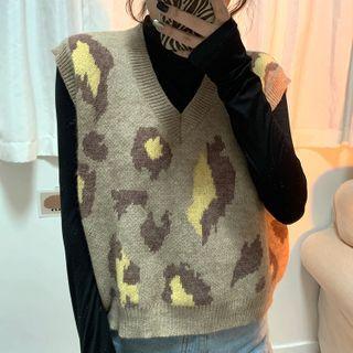 Long-sleeve Mock-neck T-shirt / Leopard Print Sweater Vest