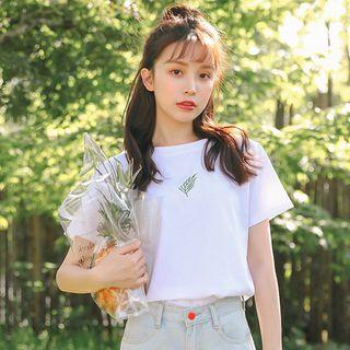 Short-sleeve Leaf Embroidered T-shirt