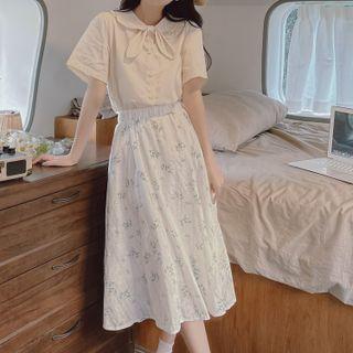 Short-sleeve Ruffle Blouse / Floral Midi A-line Skirt