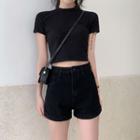 Short-sleeve Crop T-shirt / High-waist Denim Shorts