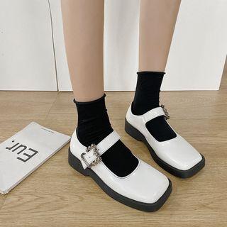 Square-toe Mary Jane Shoes