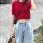 Short-sleeve Cropped Knit Top / Distressed Straight-cut Jeans