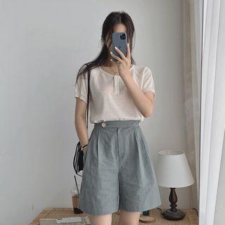Band-waist Pintuck-tim Shorts