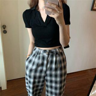Short-sleeve V-neck Cropped Top / High-waist Straight Cut Plaid Pants