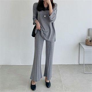 Set: Scoop-neck T-shirt + Boot-cut Pants