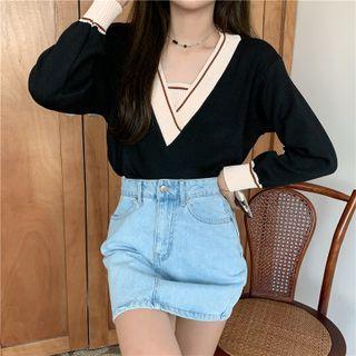 Mock Two-piece V-neck Contrast Trim Sweater