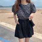 Short-sleeve Floral Print Top / Suspender Wide-leg Shorts