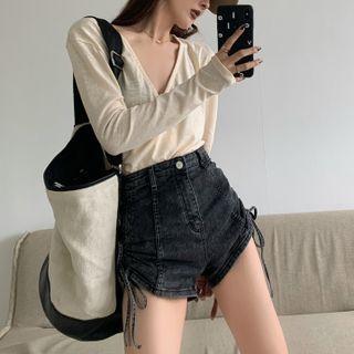 Long-sleeve V-neck T-shirt / Drawstring Shorts