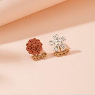 925 Sterling Silver Asymmetrical Flower Stud Earrings White & Brown - One Size